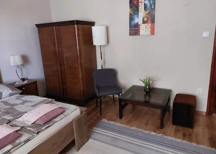 Hotel de apartamente Dobay Jula